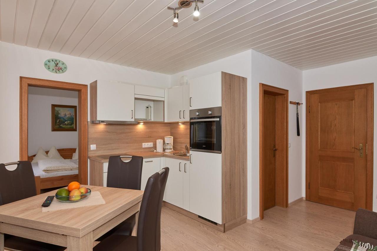 Dangl Gbr, Gaestehaus Sonnenhof - Inkl. Chiemgau Karte Bergen  Rum bild